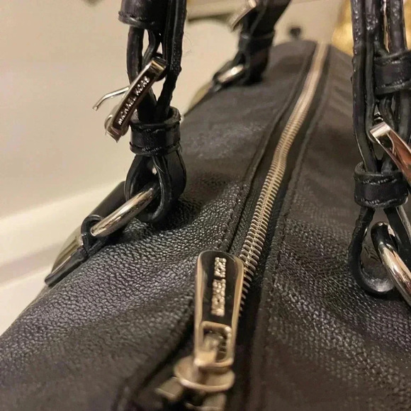 Michael Kors Grayson Boston Bag satchel large can use as a carryon - Picture 4 of 13